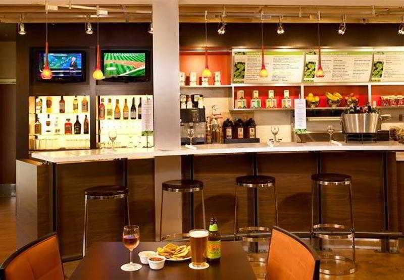 Courtyard By Marriott York Hotel Bagian luar foto