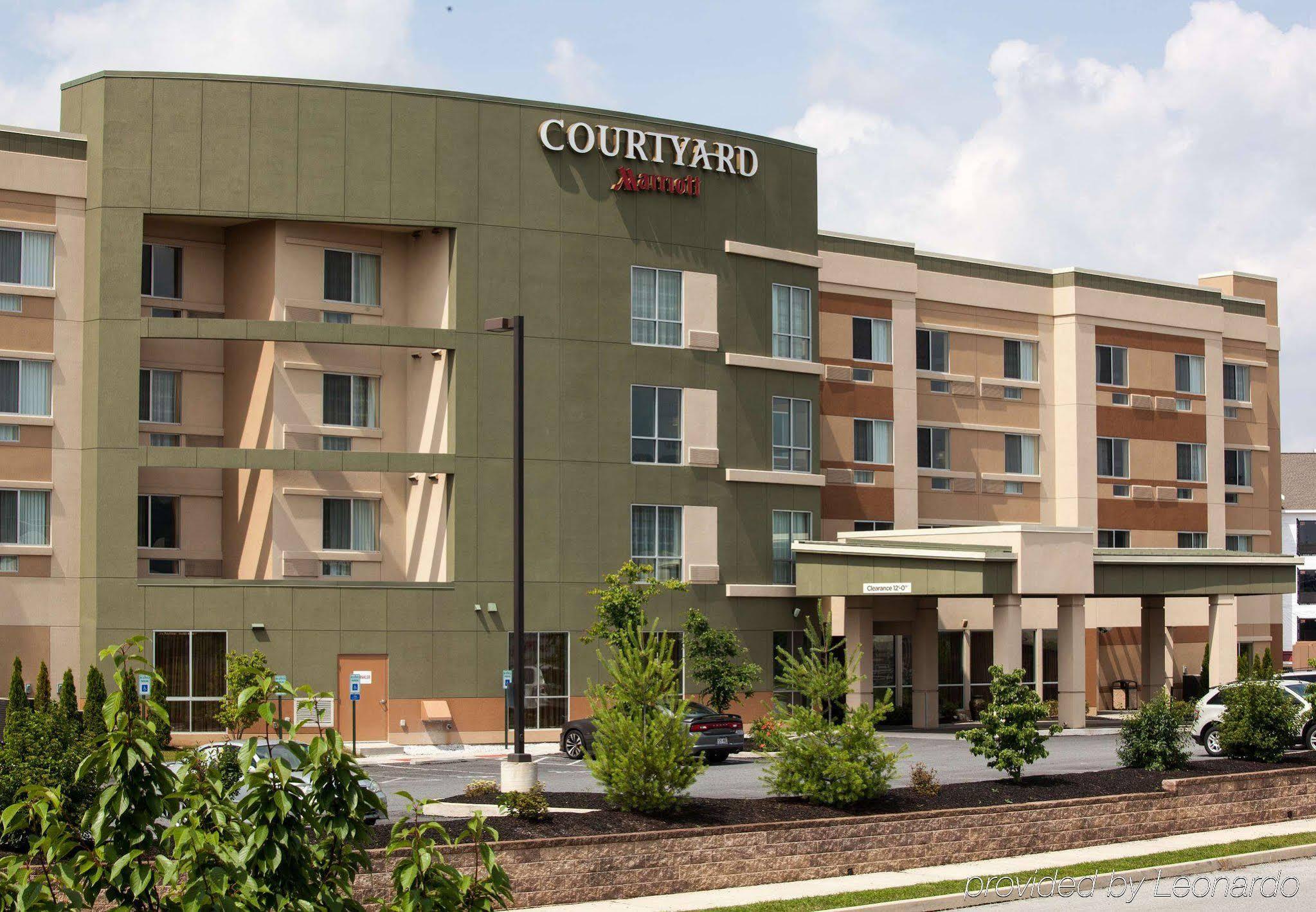 Courtyard By Marriott York Hotel Bagian luar foto