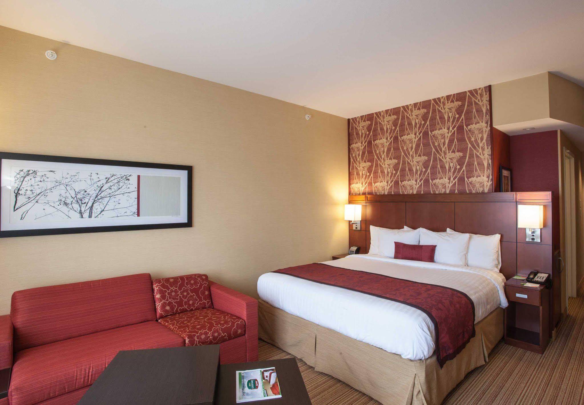 Courtyard By Marriott York Hotel Bagian luar foto