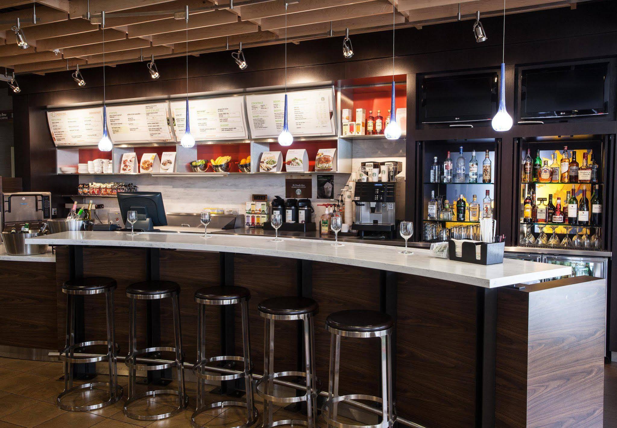 Courtyard By Marriott York Hotel Bagian luar foto