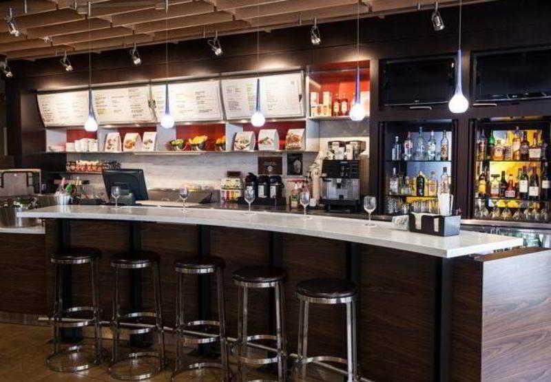Courtyard By Marriott York Hotel Bagian luar foto