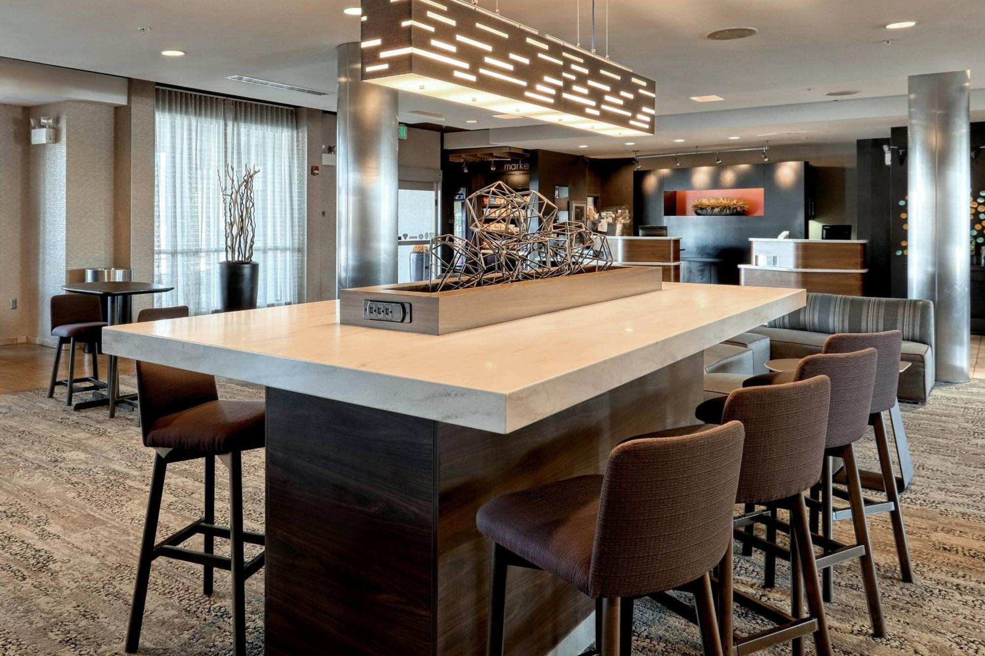 Courtyard By Marriott York Hotel Bagian luar foto