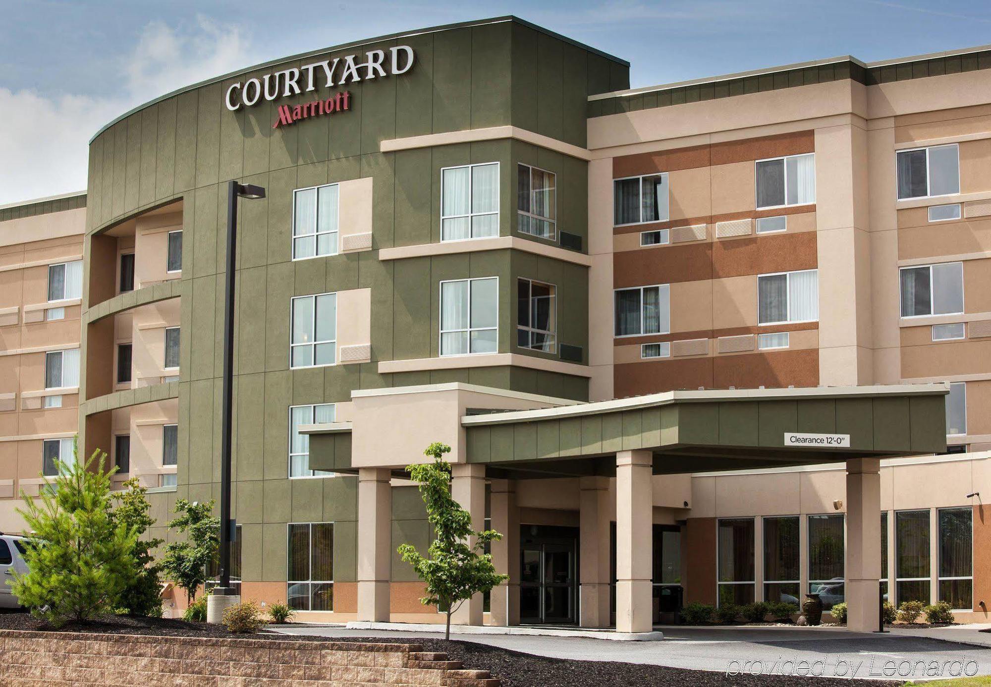 Courtyard By Marriott York Hotel Bagian luar foto