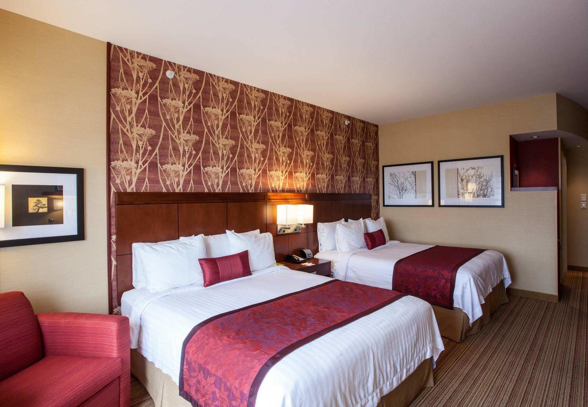 Courtyard By Marriott York Hotel Bagian luar foto